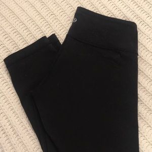 Wunder Under Cropped Leggings (Size 6)